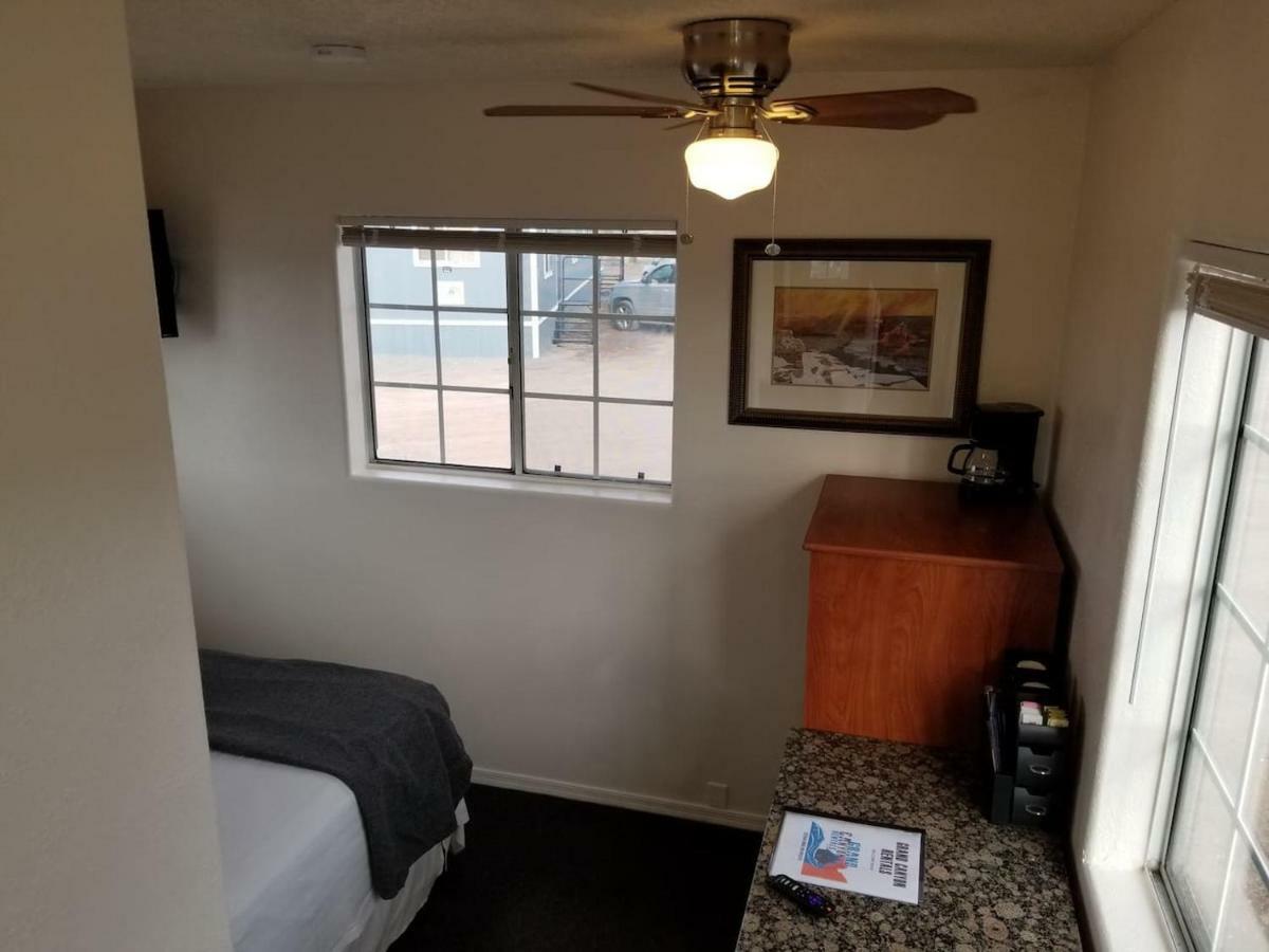 Villa 072A Affordable Getaway Near South Rim Sleeps 4- No Kitchenette Valle Esterno foto
